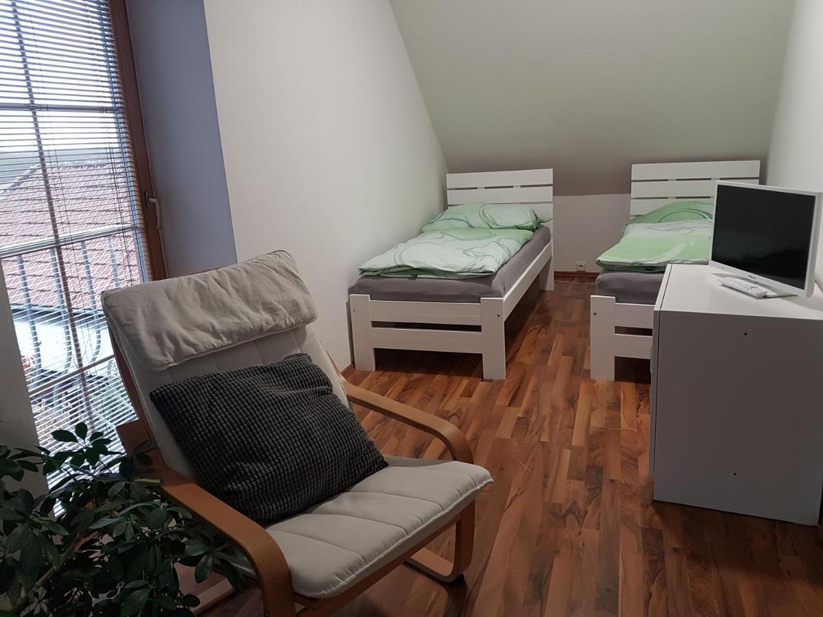 Apartman V Aleji スラフコフ・ウ・ブルナ エクステリア 写真