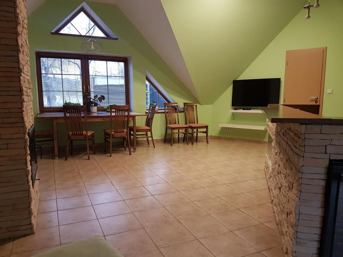 Apartman V Aleji スラフコフ・ウ・ブルナ エクステリア 写真